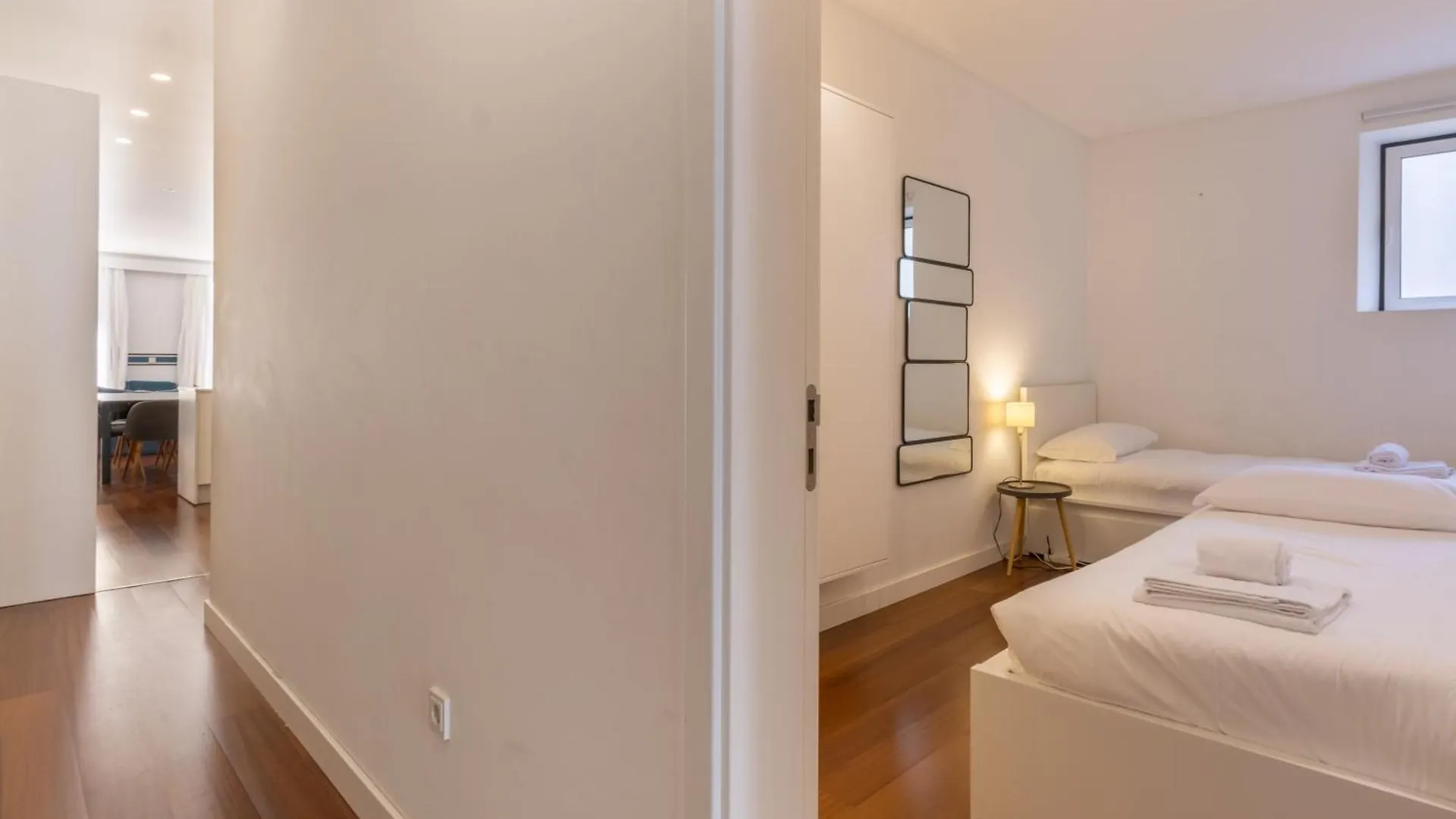 Modern 3Br, Terrace, Ac/Heating & Self Check-In Apartment Lisbon 0*,  Portugal
