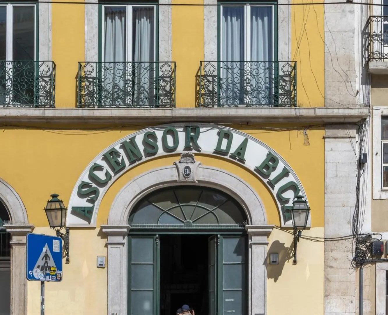 Modern 3Br, Terrace, Ac/Heating & Self Check-In Apartment Lisbon