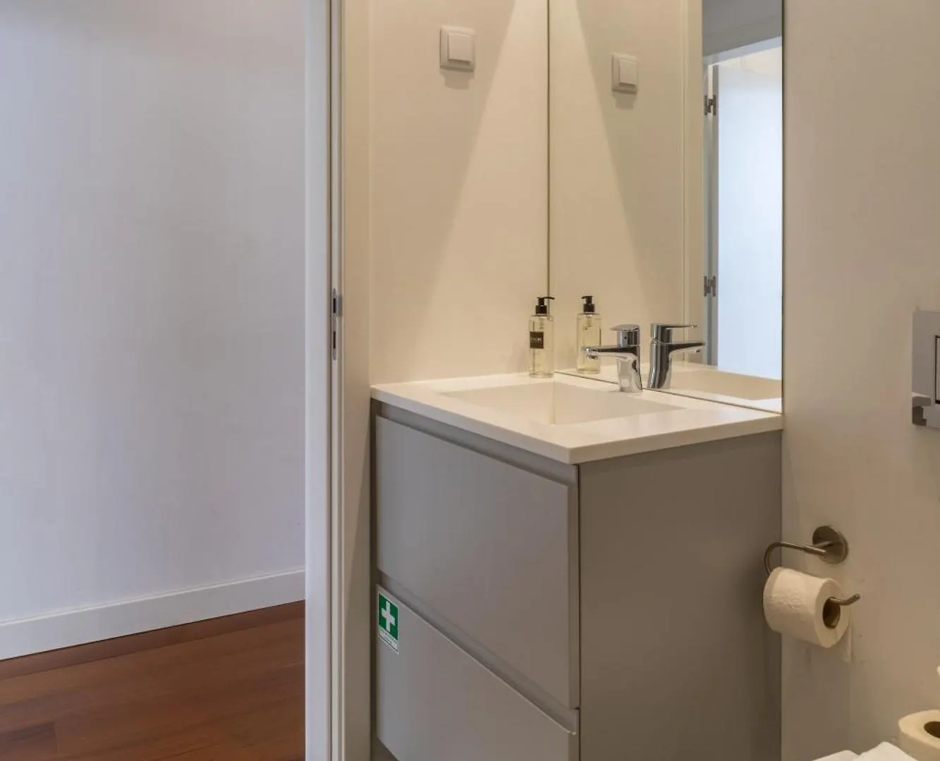 Modern 3Br, Terrace, Ac/Heating & Self Check-In Apartment Lisbon Portugal