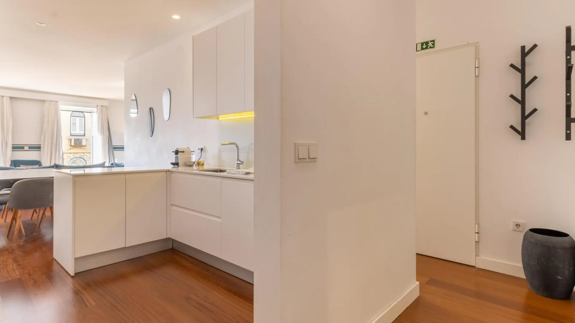 Modern 3Br, Terrace, Ac/Heating & Self Check-In Apartment Lisbon